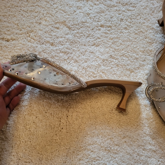 Gianni Bini Women's Cream Embellished Mules Size 8.5 - Picture 4 of 5